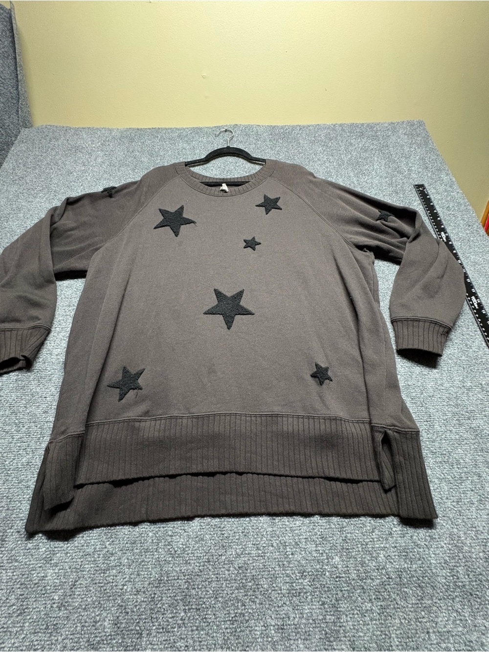 Maurices size 1X Charcoal Star Pullover Sweatshirt